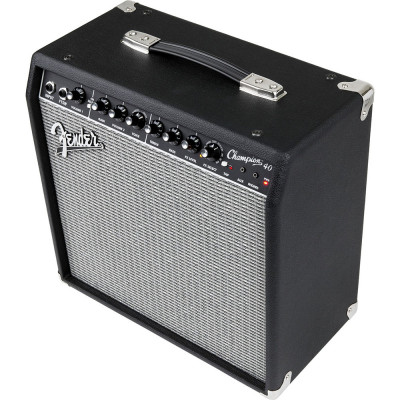 FENDER CHAMPION 40 комбоусилитель 