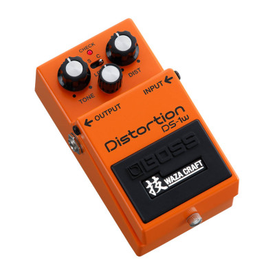 Boss DS1W Distortion Waza Craft Edition гітарна педаль