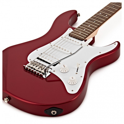 YAMAHA PACIFICA 012 RED METALLIC электрогитара
